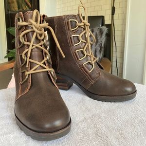 Brand new Sorel Cate lace up boots - women 6.5